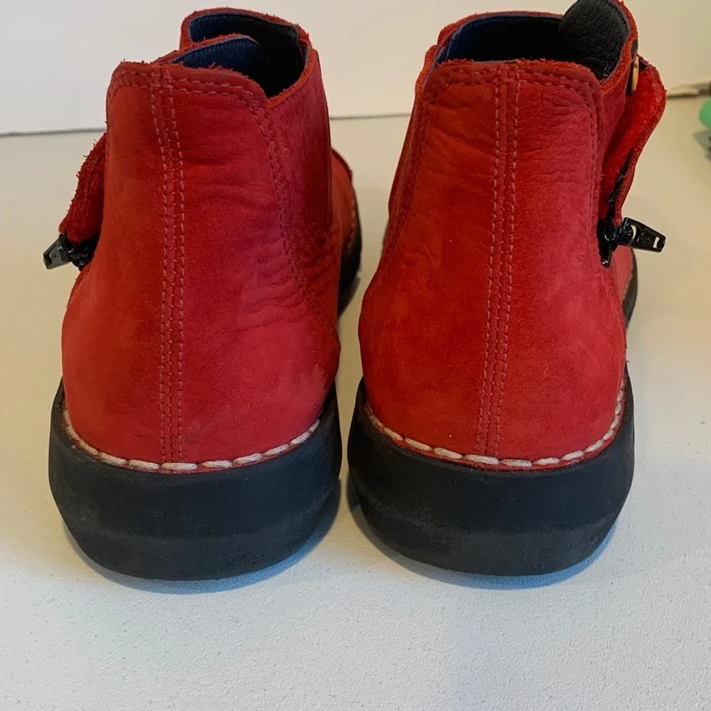 Jungla Women’s Size 40 (9-9.5) Red Nubuck Suede Wrap Around Zip Ankle Boots